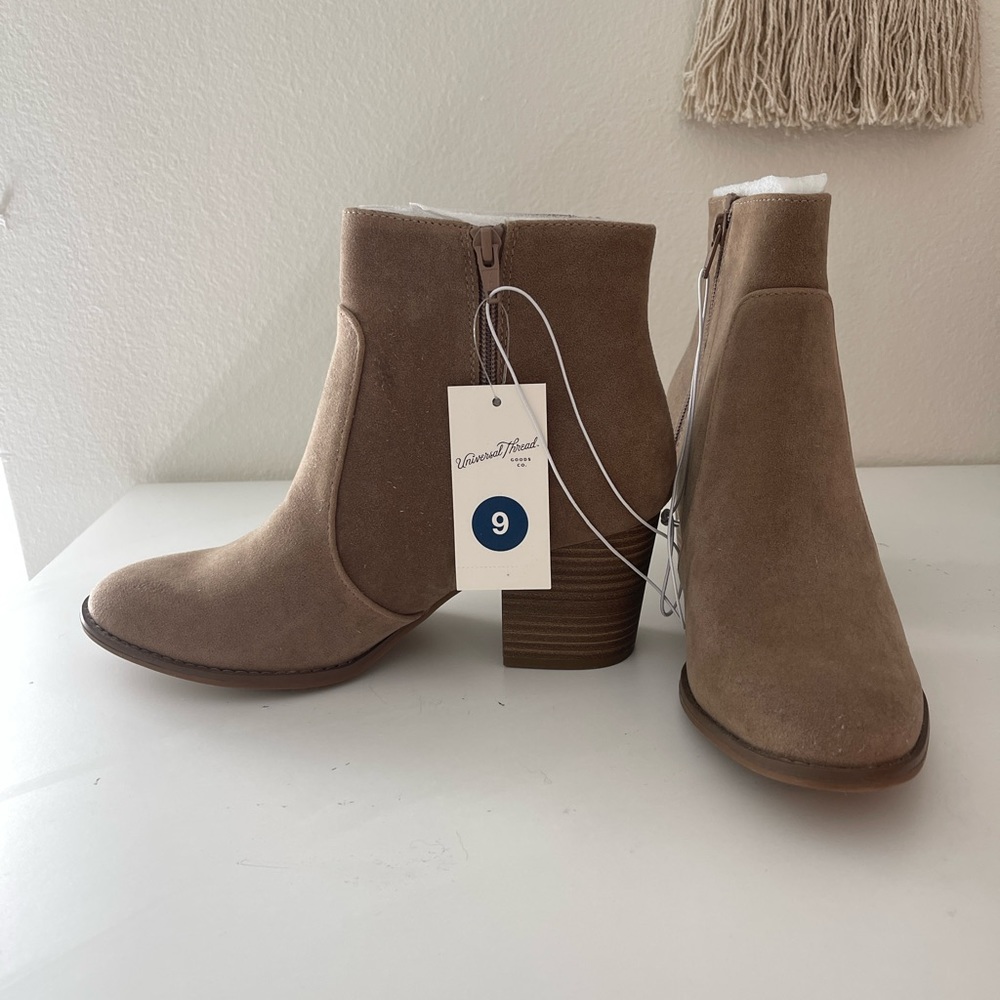 Universal Thread Taupe Ankle Boots size 9 NWT
